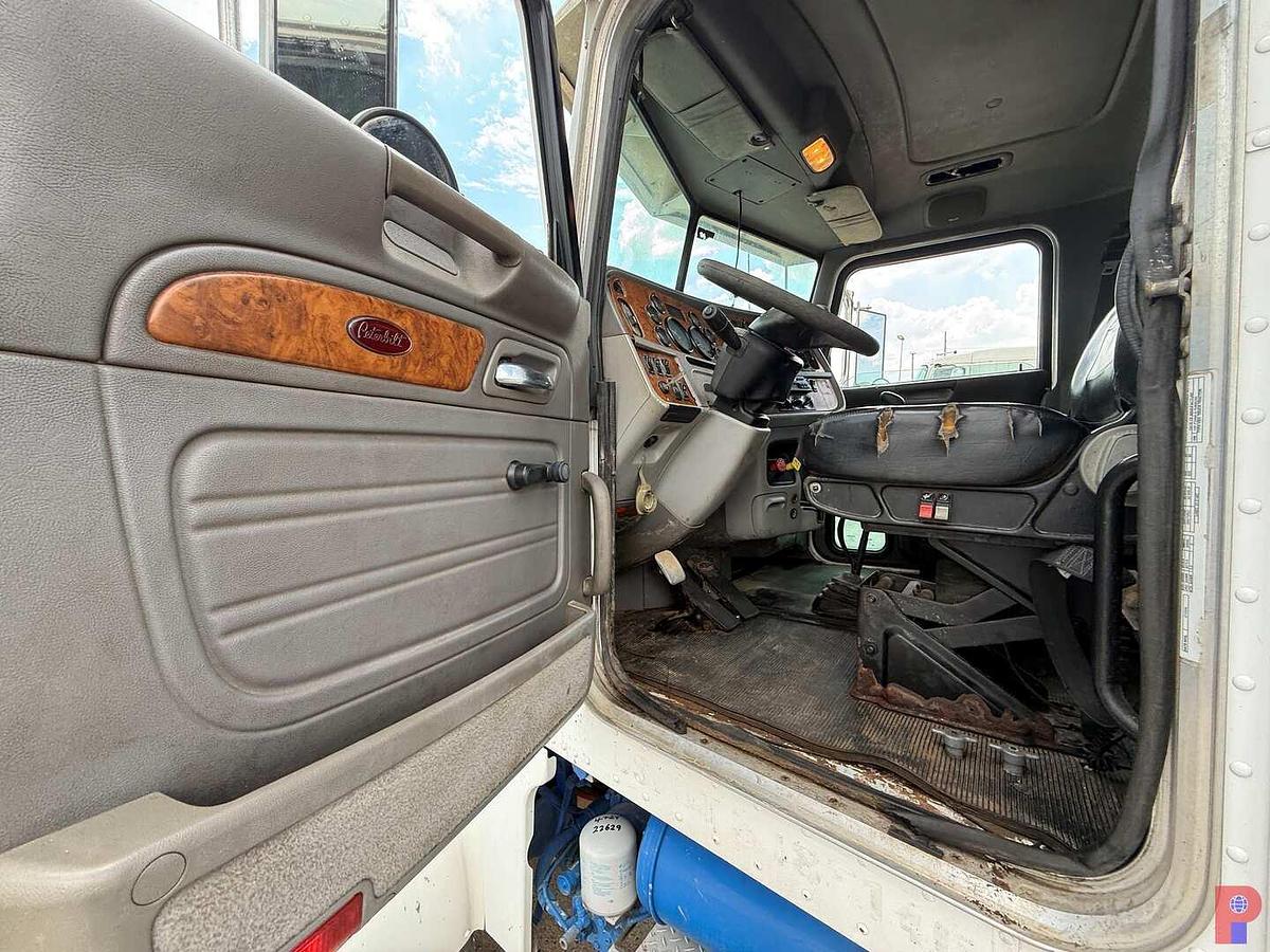 Used 2007 PETERBILT 378 T/A 36” SLEEPER TRUCK