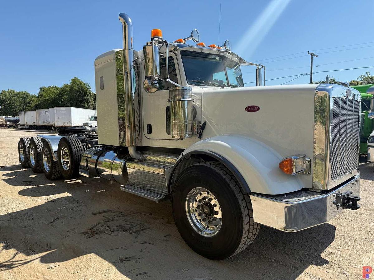 Used 2016 PETERBILT 367 4-AXLE HEAVY HAUL SLEEPER TRUCK TRACTOR