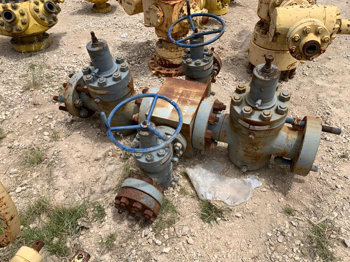 Used (4) 7-1/16 10k Fluid Crosses w/ (14) 4” 10k Manual Gate Valves