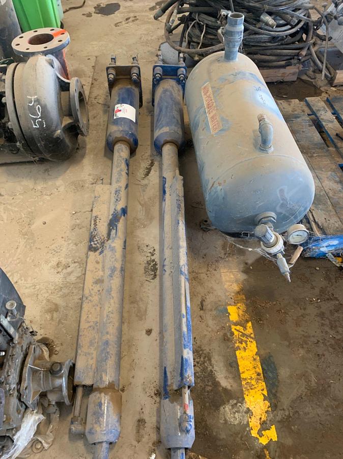 Used (2)  Hydraulic Lift Cylinders, and 200 PSI Non Potable Water Tank for Brake Coolant On Rig