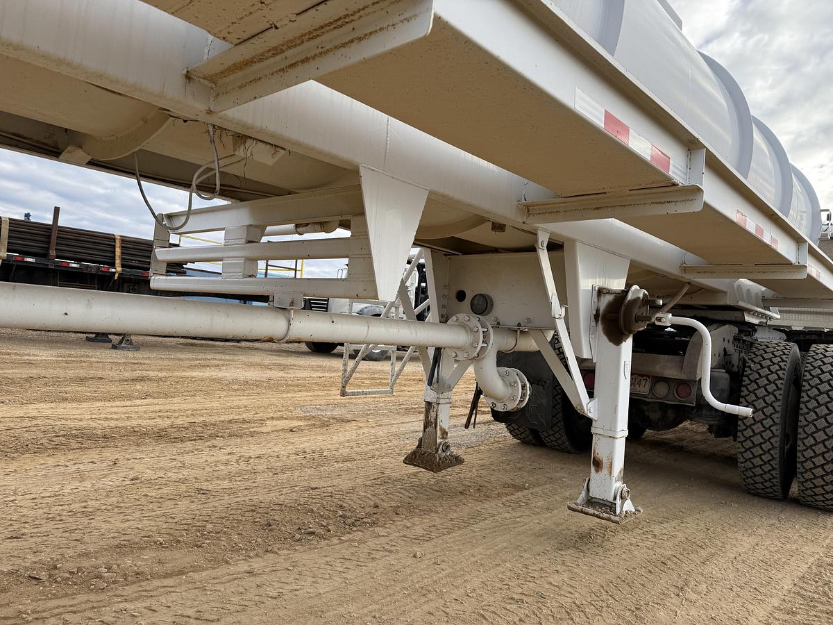 Used 2014 OVERLAND TANK INC 5,460 GAL. 2-COMP. T/A WATER TRANSPORT TRAILER