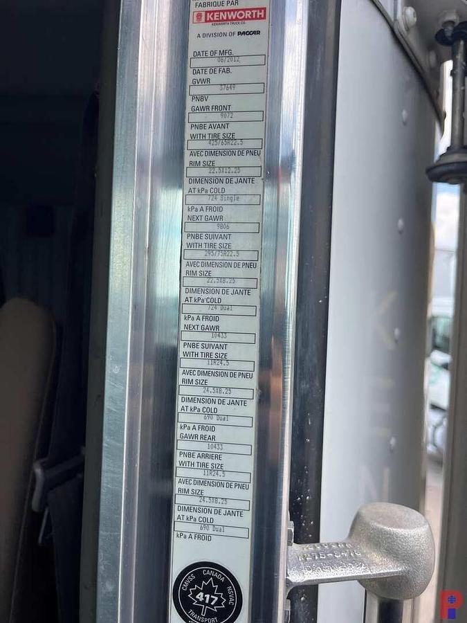 Used 2013 KENWORTH T800 TRI AXLE 36” SLEEPER TRUCK