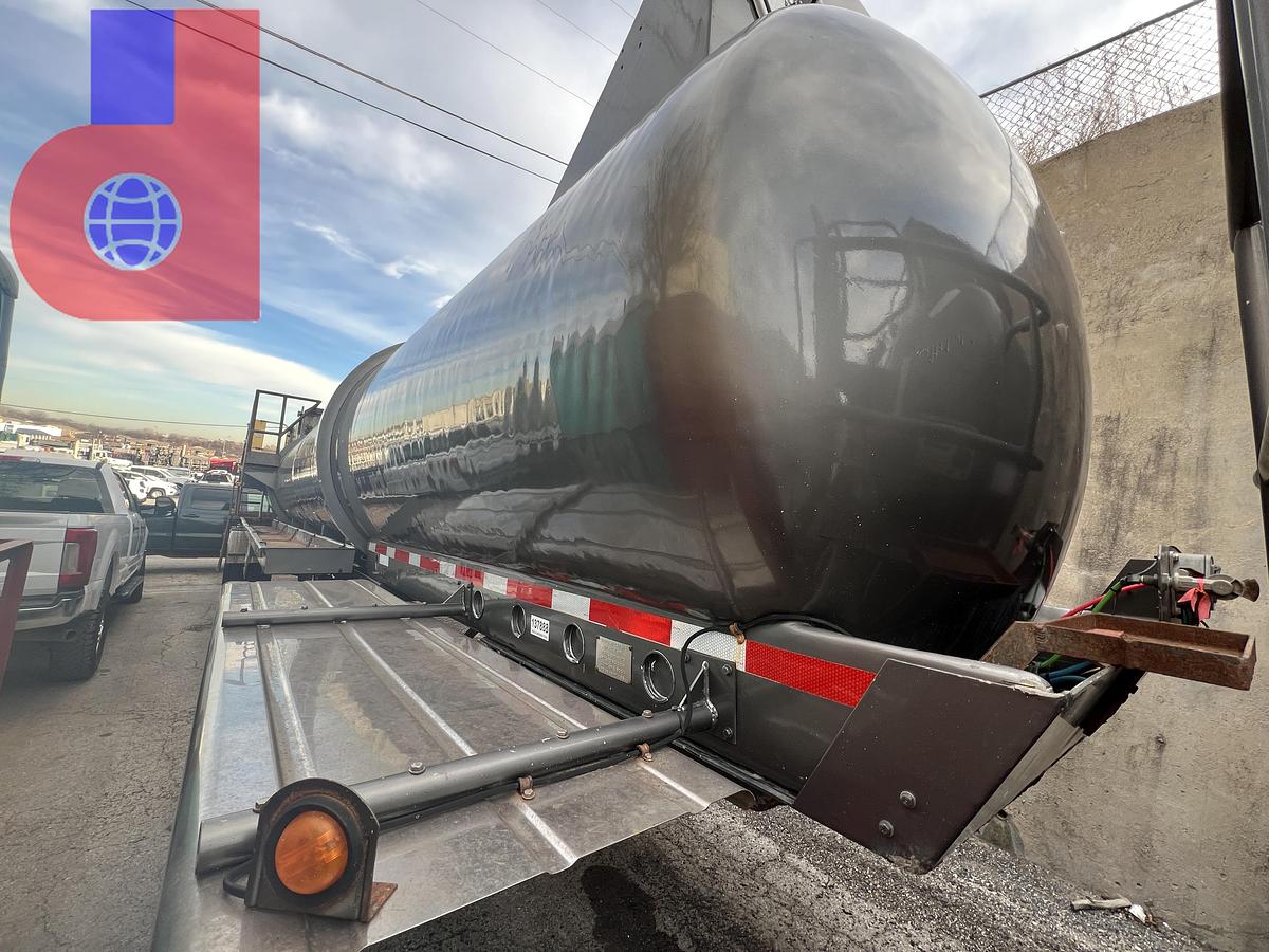 Used 2011 COMPTANK CORPORATION  5,500 GAL. T/A ACID TRANSPORT TRAILER  **FRESH VIK INSPECTION**