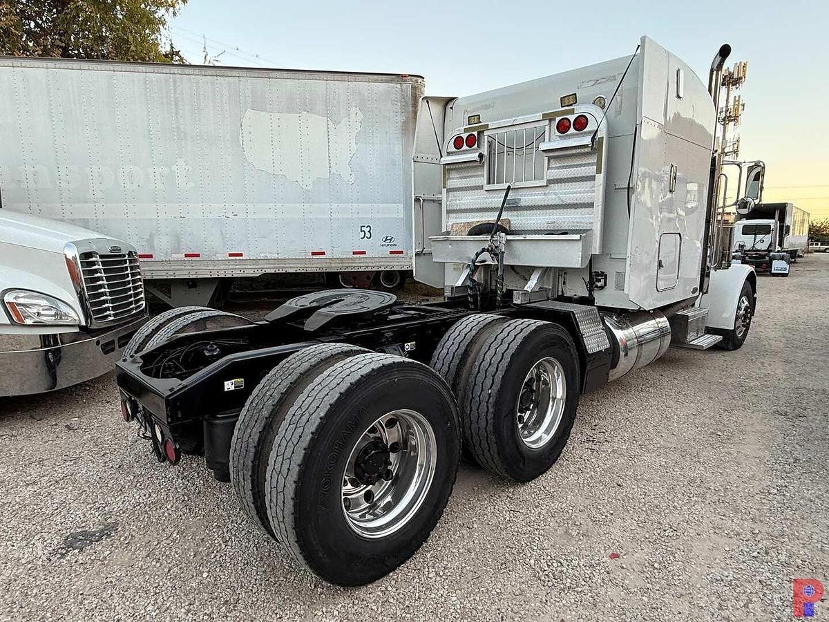 Used 2007 PETERBILT 379 T/A 63” SLEEPER TRUCK