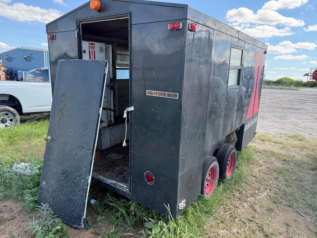 Used 2006 PARKER TRAILERS 12’ X 80” X 80” T/A CREW / DOGHOUSE BP TRAILER
