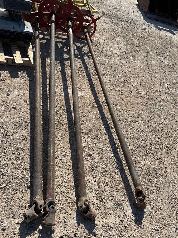 Used (4) BLOWOUT PREVENTER BOP HERO WHEELS & SHAFTS