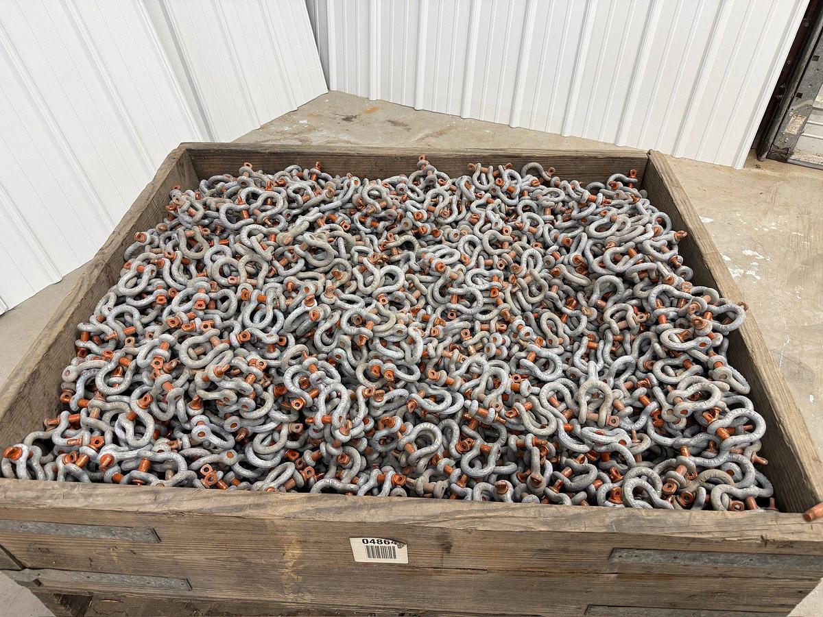 Used (2,750+)UNUSED CM 1-1/2" 17-TON SCREW TYPE PIN ANCHOR SHACKLE