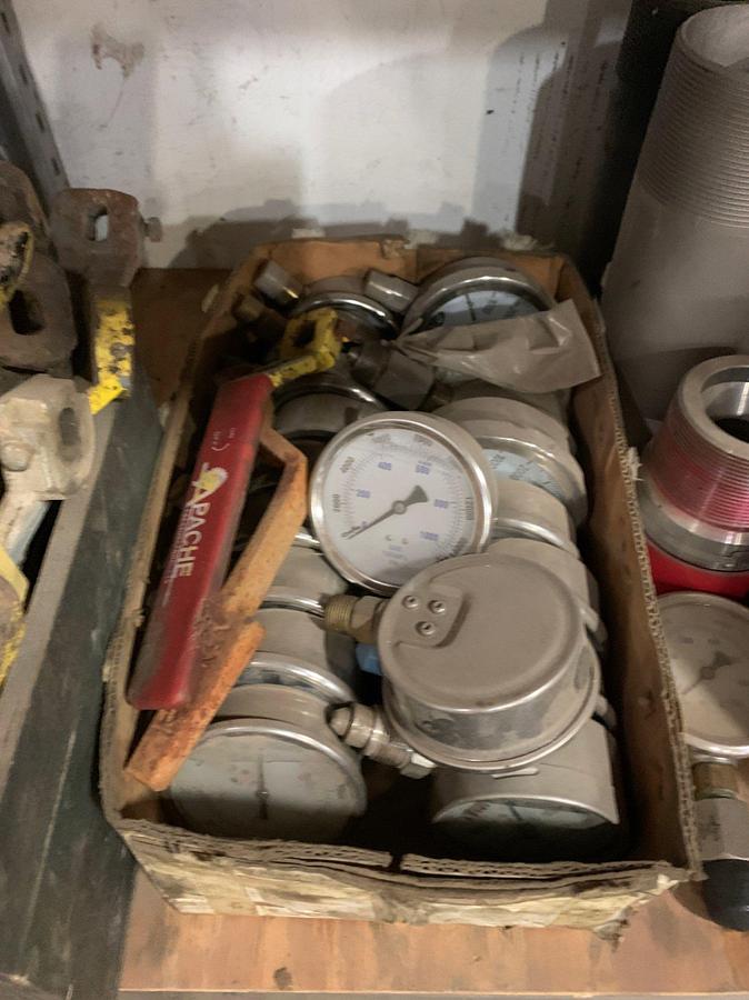 Used 3 Row Shelf w/ all it’s Contents (Plugs, Needles Valves, Pressure Gauges, j-55 Bult Plugs, Nipples, Cuplins)