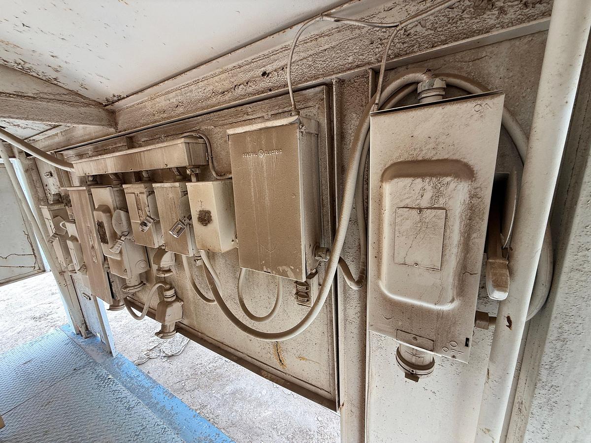Used CATERPILLAR 3304DI DIESEL GENERATOR HOUSE, SKIDDED