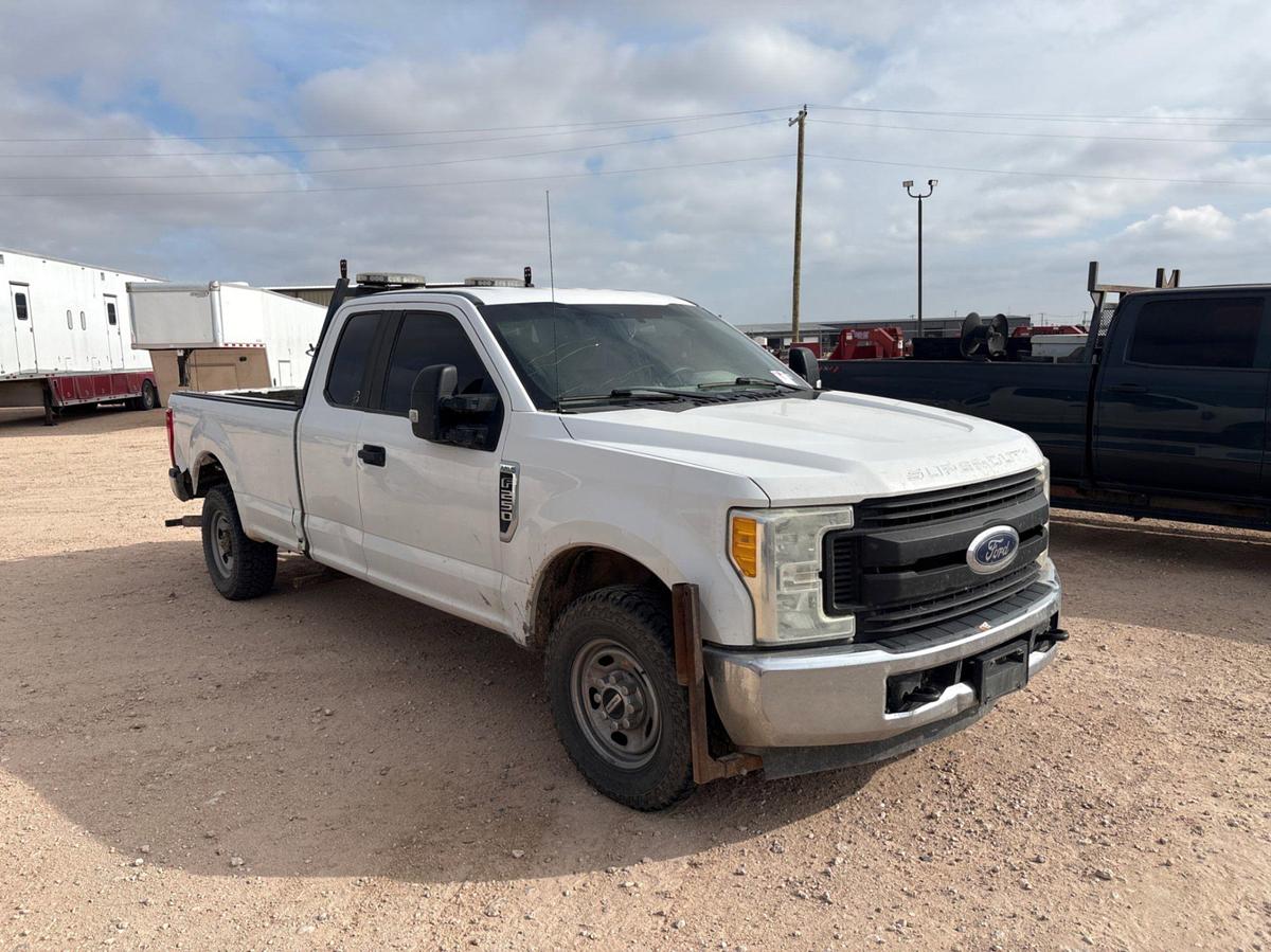 Used 2017 FORD F-250 SUPER DUTY EXTENDED CAB PICKUP