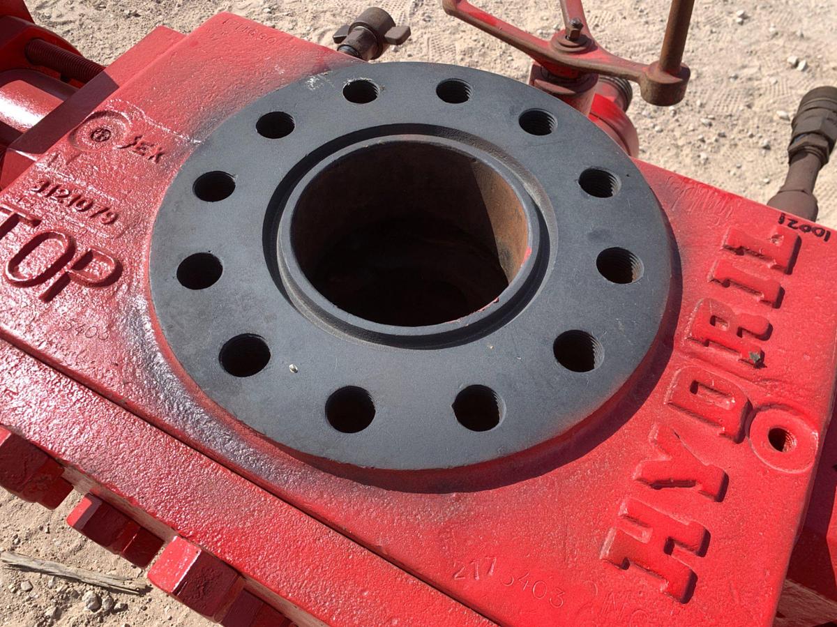 Used Hydril 7-1/16 5K Double BOP w/ 2-1/16 Manual Gate Valve
