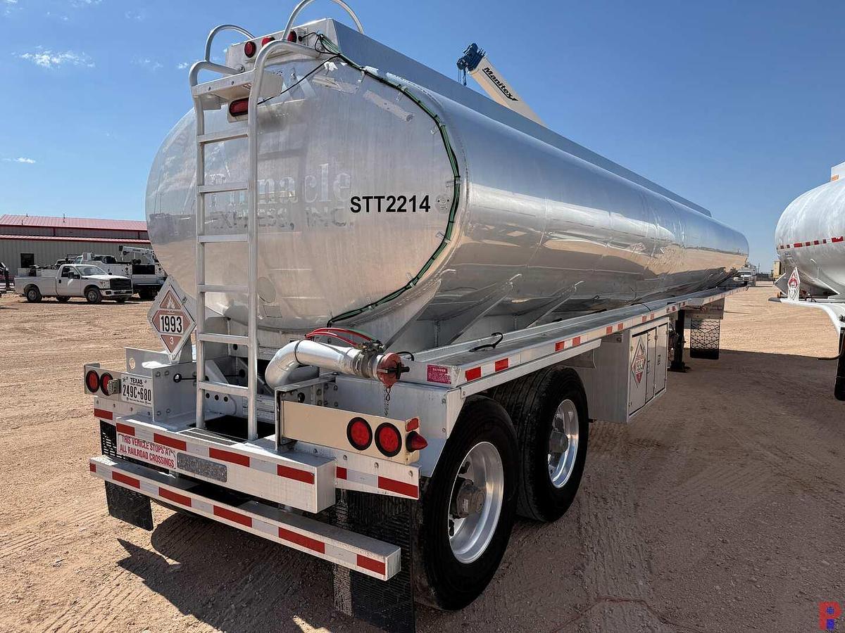Used 2014 POLAR TANK 9,400 GAL. FUEL TANK TRAILER