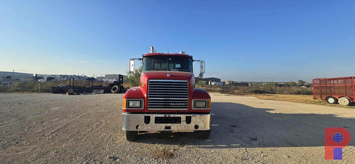 Used 2013 Mack Pinnacle t/a Winch Truck