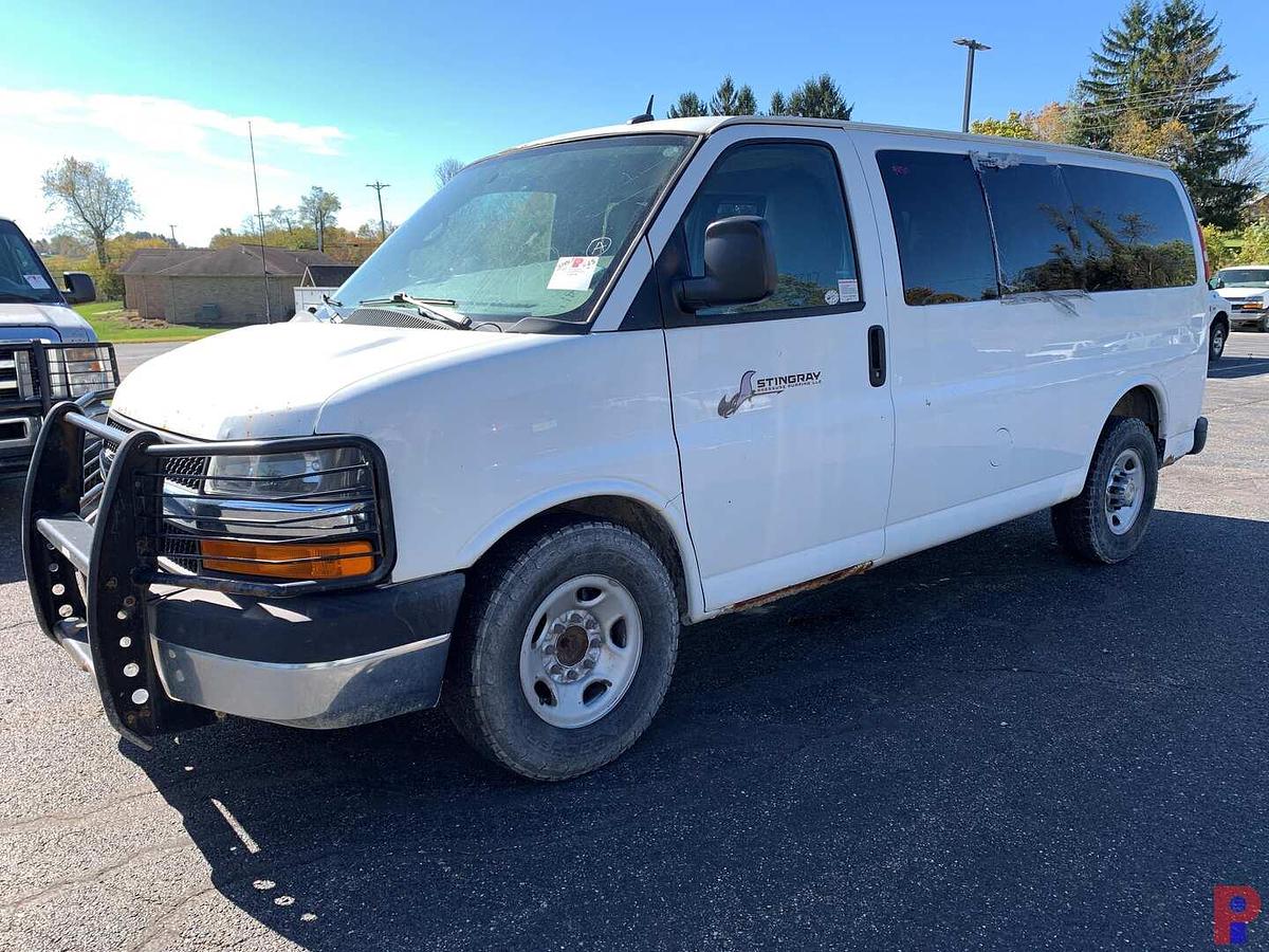 Used 2013 CHEVROLET EXPRESS PASSENGER VAN