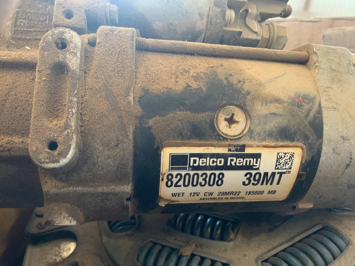 Used (Incomplete) DETROIT SERIES 60 Motor w/ Alternator, and Clutch