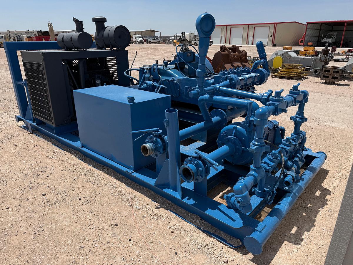 Used SMC T-165-5 5K WP TRIPLEX WELL SERVICE PUMP P/B CUMMINS 6-CYL TURBO DIESEL ENGINE SKIDDED