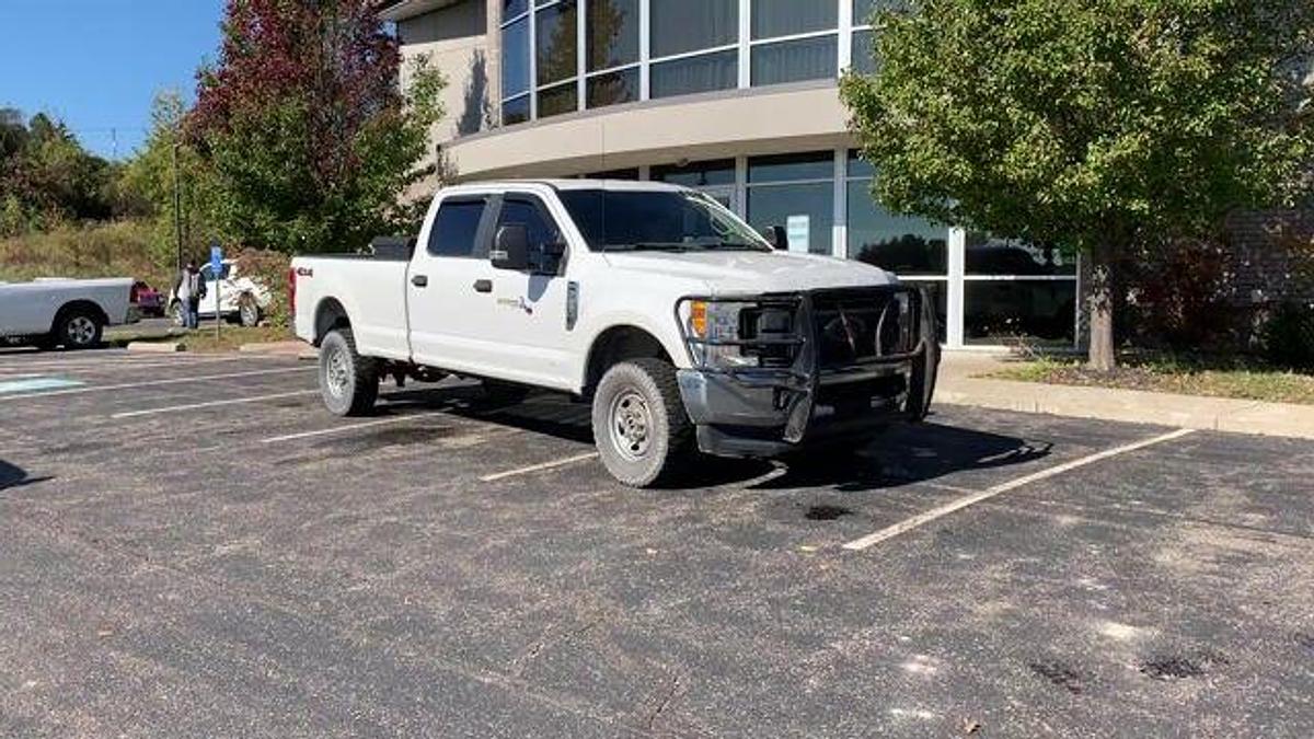 Used 2017 FORD F-250 SUPER DUTY XL CREW CAB 4X4 PICKUP