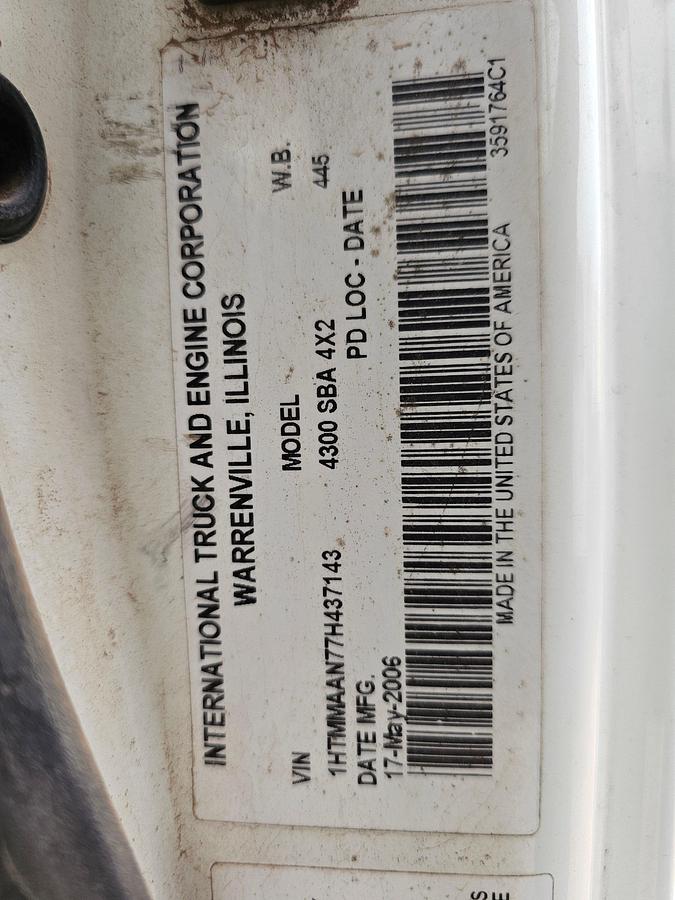Used 2007 INTERNATIONAL DURASTAR 4300 S/A DAYCAB FUEL TRUCK (Inoperable)