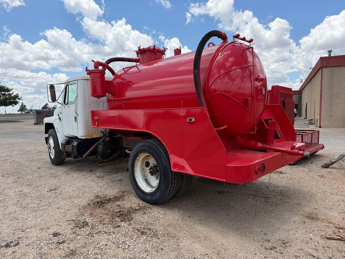 Used 1987 INTERNATIONAL 1954 S/A DAYCAB VACUUM TRUCK