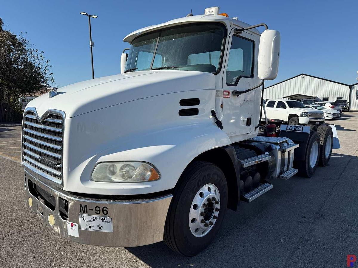 Used 2013 MACK CXU613 T/A DAY CAB TRUCK TRACTOR