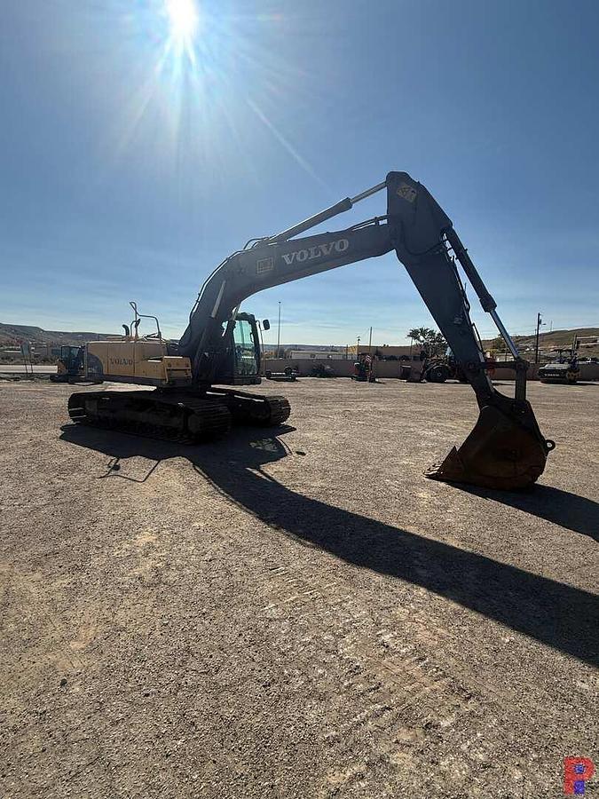 Used 2010 VOLVO EC210CL EXCAVATOR
