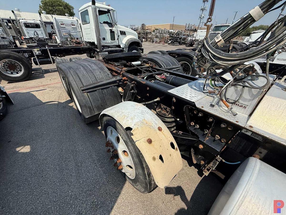 Used 2018 FREIGHTLINER CASCADIA TRI AXLE DAY CAB TRUCK TRACTOR