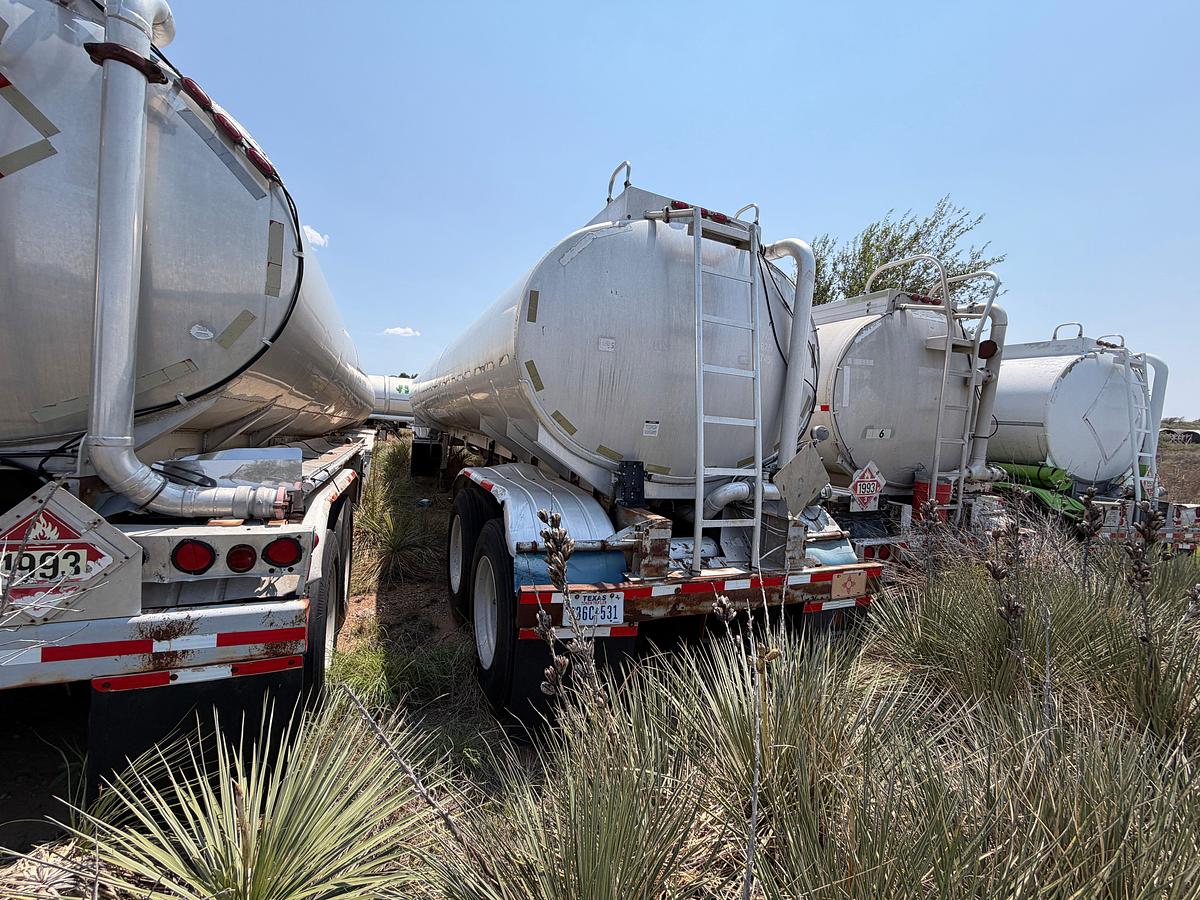 Used 1989 FREUHAUF FUEL TRANSPORT TRAILER