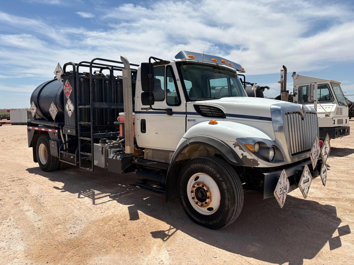 Used 2013 INTERNATIONAL WORKSTAR 7400 S/A CHEMICAL TREATER TRUCK