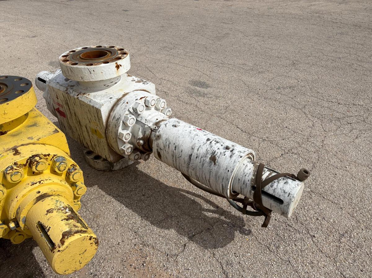 Used (3x$) (3) 7-1/16” 10k hydraulic frac valves