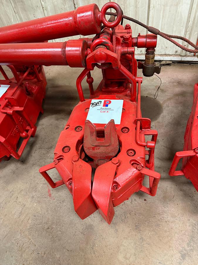 Used OIL COUNTRY M-40 HYDRAULIC ROD TONG W/ BACK-UP