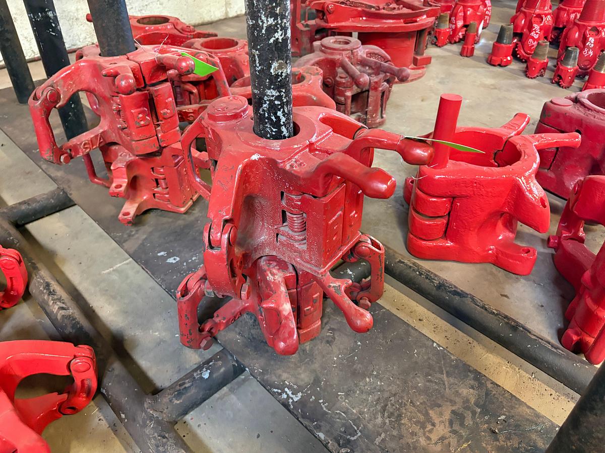 Used (2x$) BJ 2-7/8” 65 ton tubing elevators