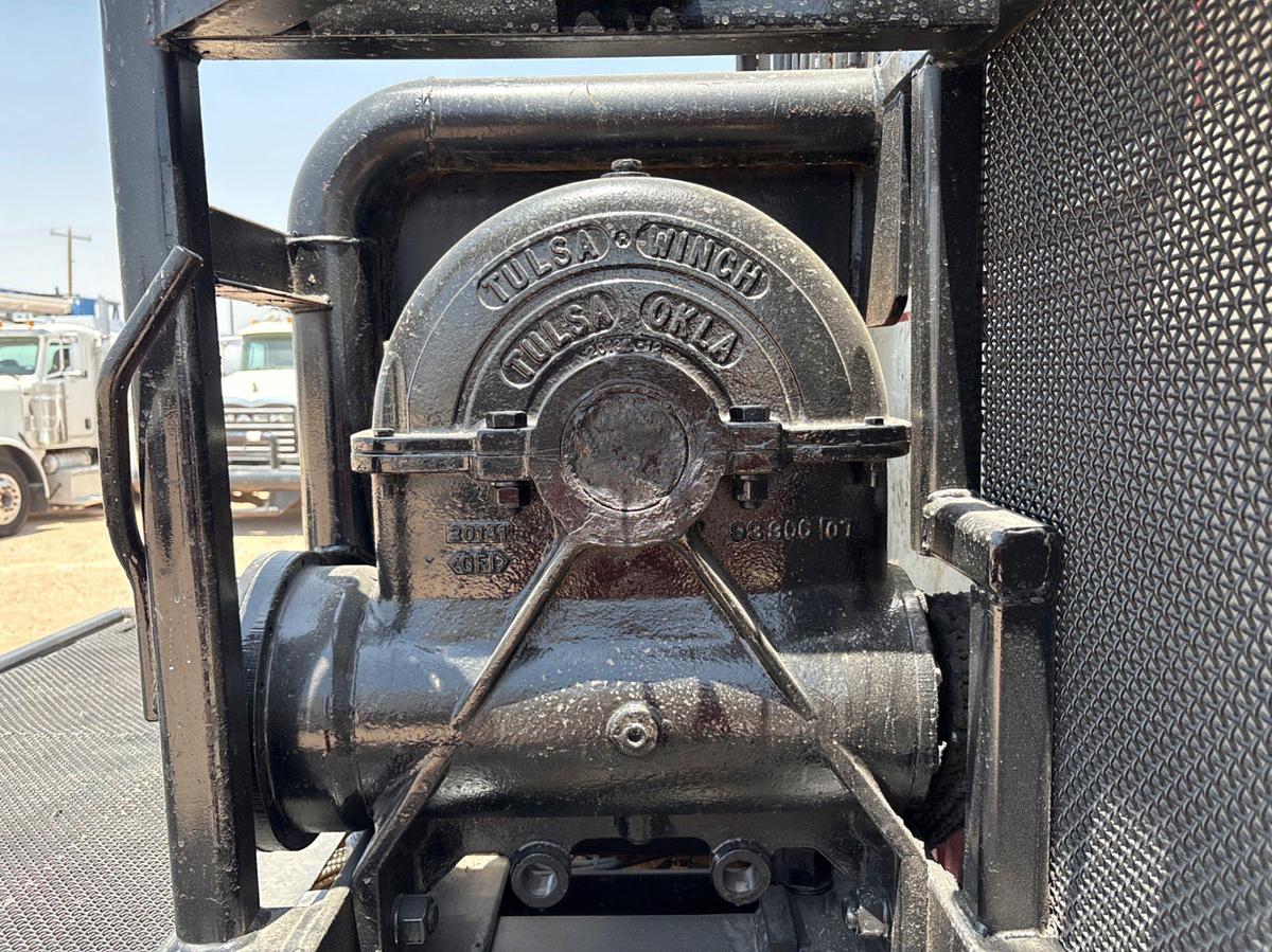 Used 1995 WESTERN STAR 4900 T/A SLEEPER CAB WINCH TRUCK