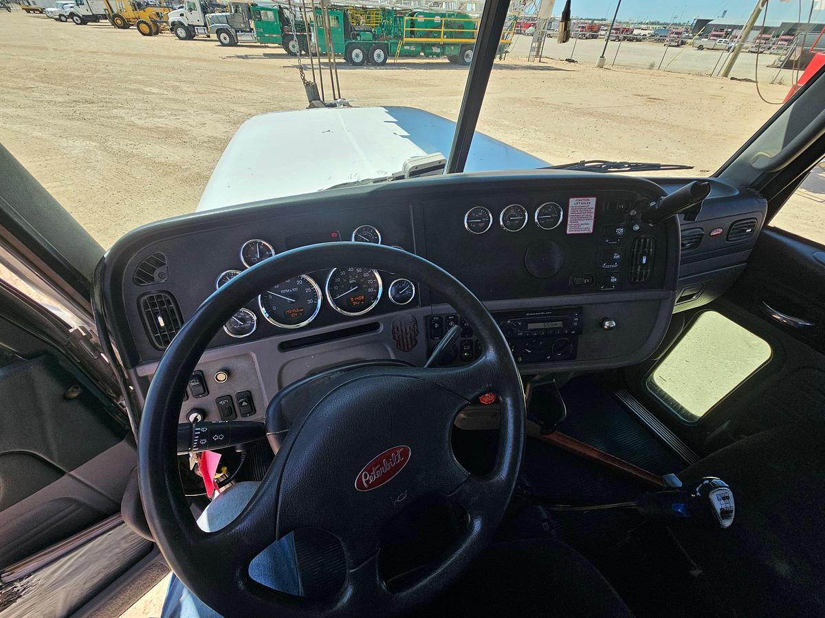 Used 2013 NATIONAL NBT-40 40 TON CRANE MTD ON 2013 PETERBILT 367