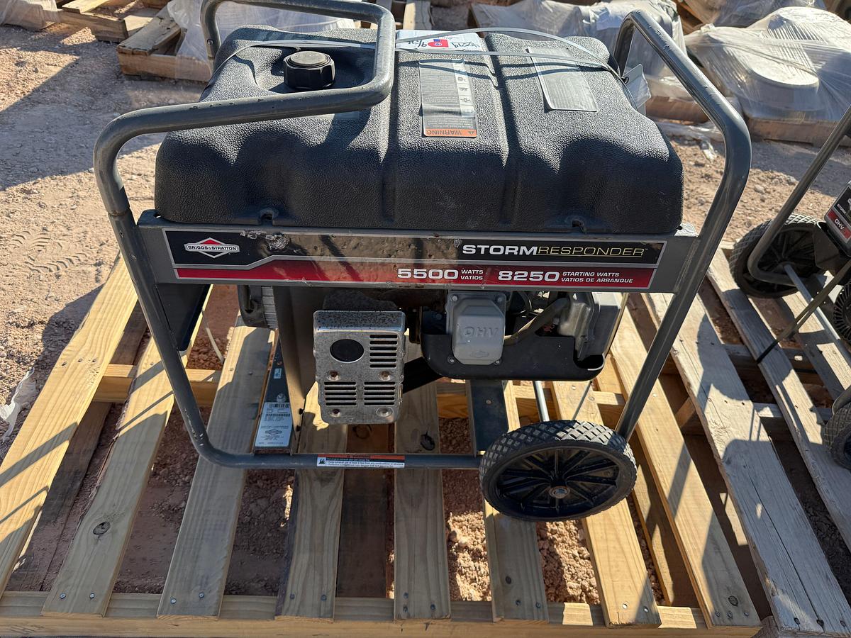 Used STORM RESPONDER MODEL 030430 / 5500 AC WATTS / 120/240-VOLTS P/B BRIGGS&STRATTON GAS ENGINE PORTABLE GENERATOR