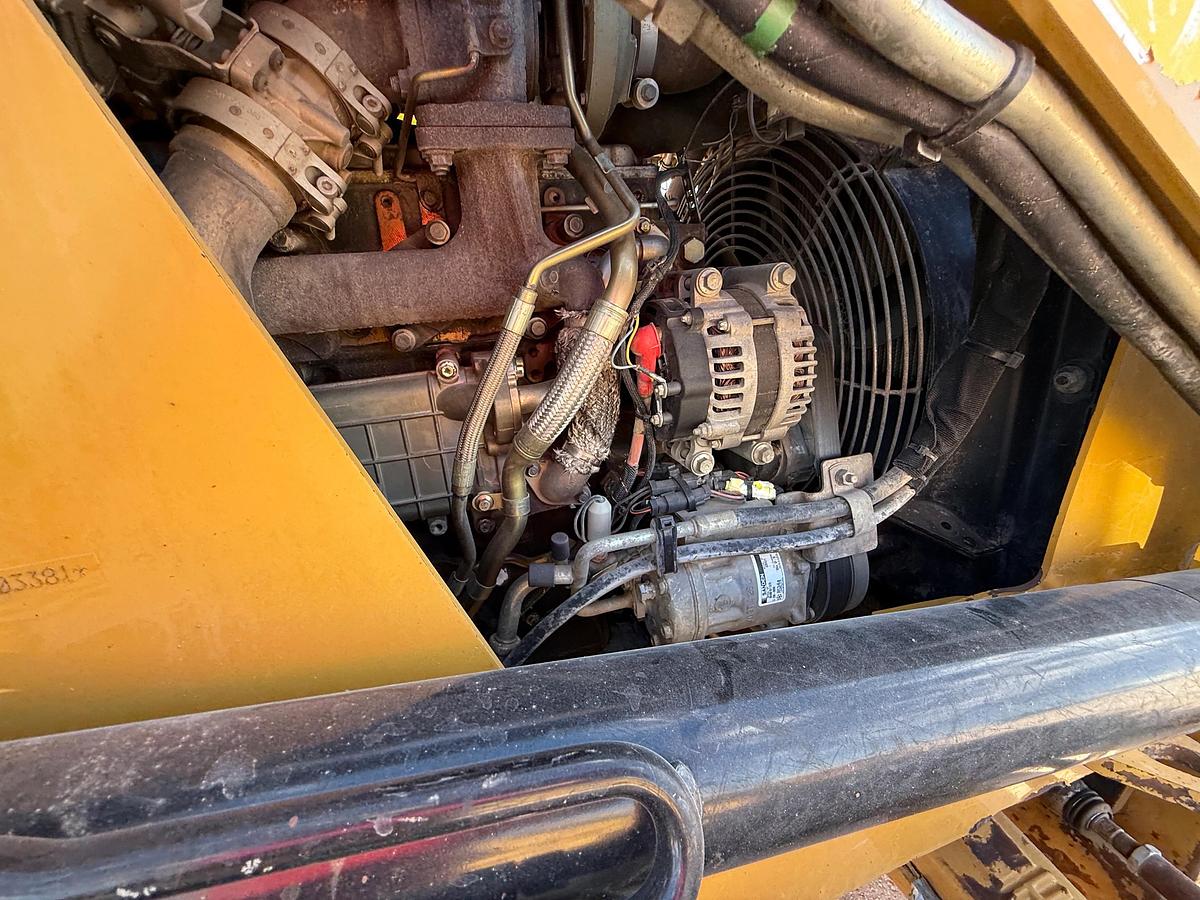 Used 2014 CATERPILLAR 420F BACKHOE