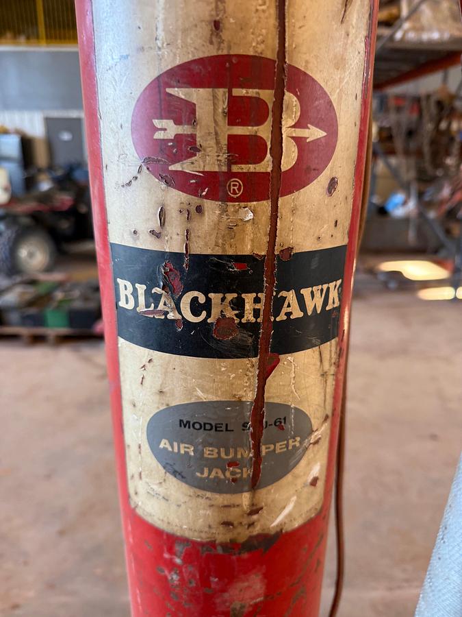 Used LOT OF (7) 2-TON TO 20-TON FLOOR JACKS, (1) 1-1/2 TON CHAIN HOIST, (2) DAYTONA WHEEL DOLLEYS, (6) 10-TON TO 22-TON JACK STANDS