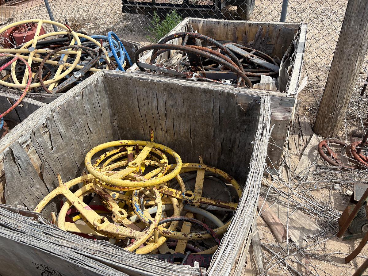Used (7 crates) of assorted size valve handles