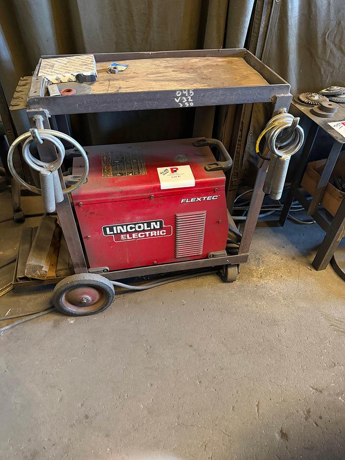 Used Lincoln Electric Flex Tec 450 Welder w/ Flex Feed 84 Wire Feeder & Bug-0 support stand