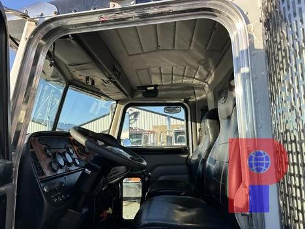 Used 2005 PETERBILT 378 T/A DUMP TRUCK