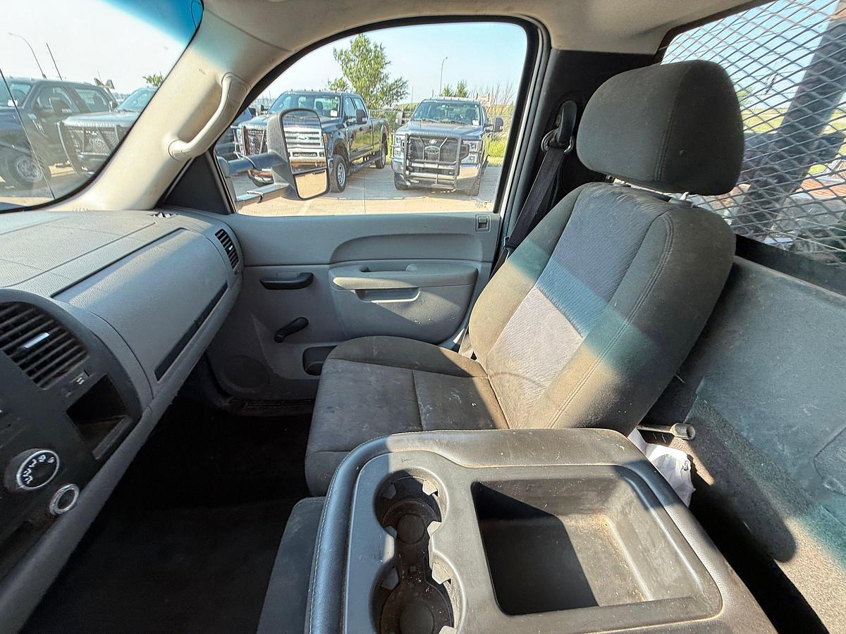 Used 2010 CHEVROLET  SILVERADO 3500 4X4 ROUSTABOUT WINCH TRUCK