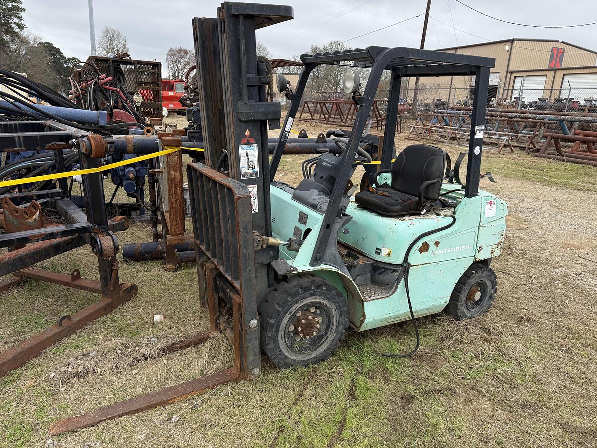 Used MITSUBISHI FG25N 4,400 LB 3-STAGE PROPANE FORKLIFT