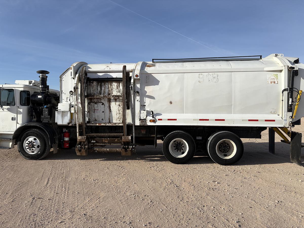 Used 2017 AUTOCAR XPEDITOR T/A 29YD CAB OVER TRASH TRUCK
