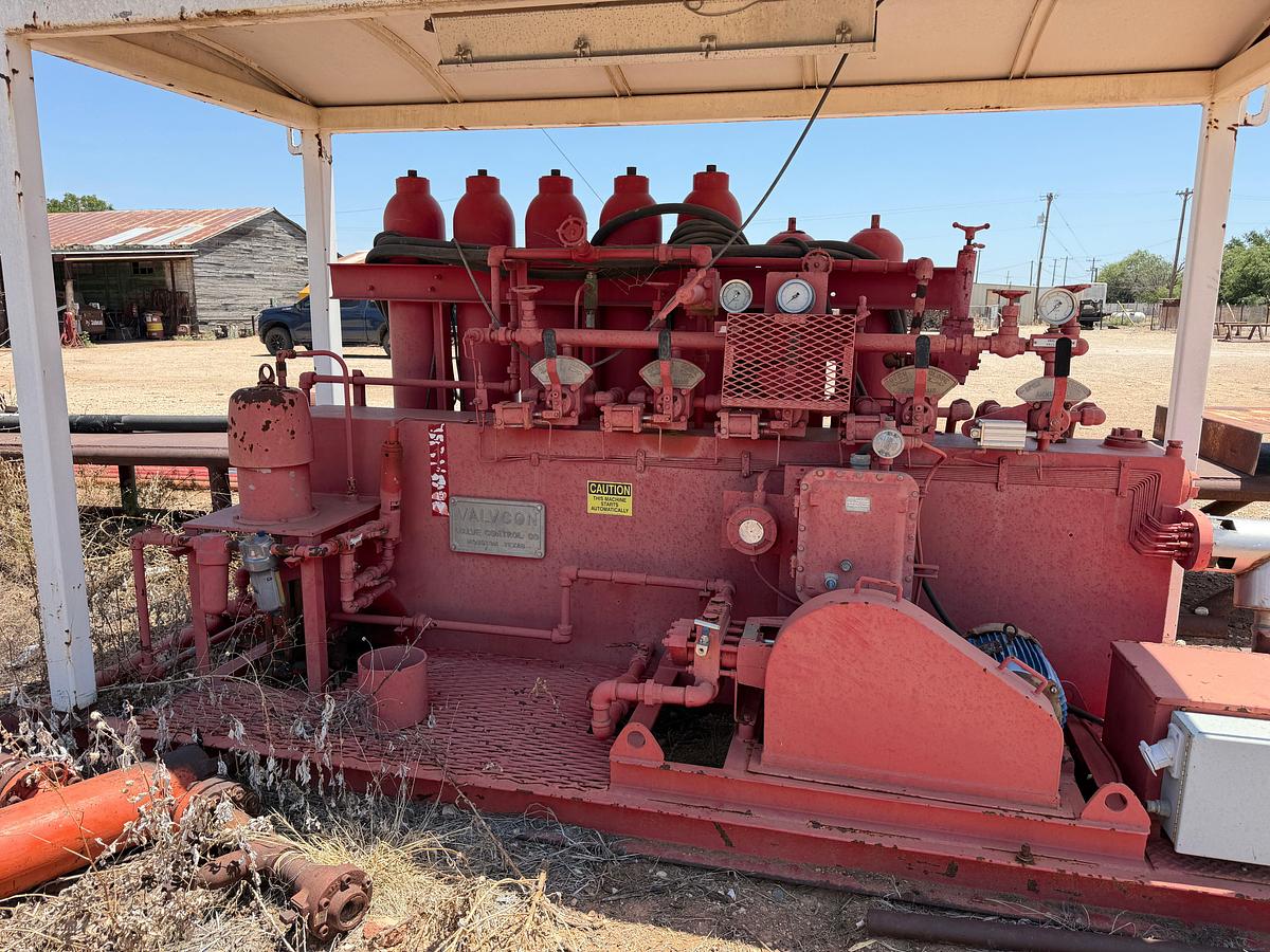 Used Valcon 5 Station Accumulator