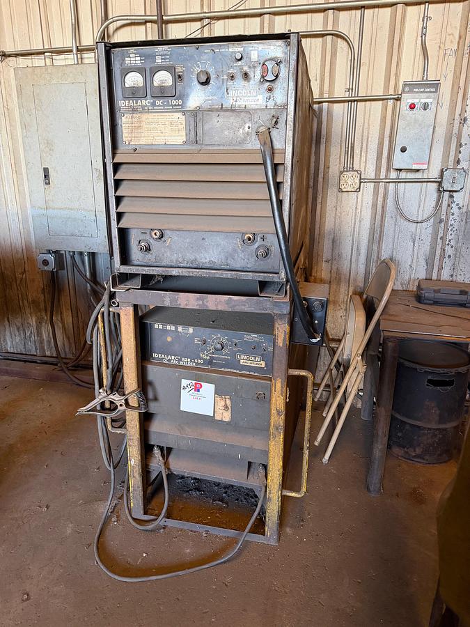 Used Lincoln IDEALARC DC-1000 DC ARC Power source & Lincoln IDEALARC R3R-500 Welder