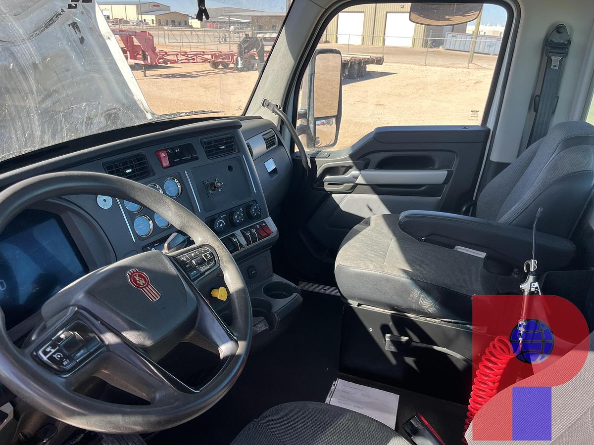 Used 2024 KENWORTH T880 T/A DAY CAB TRUCK TRACTOR