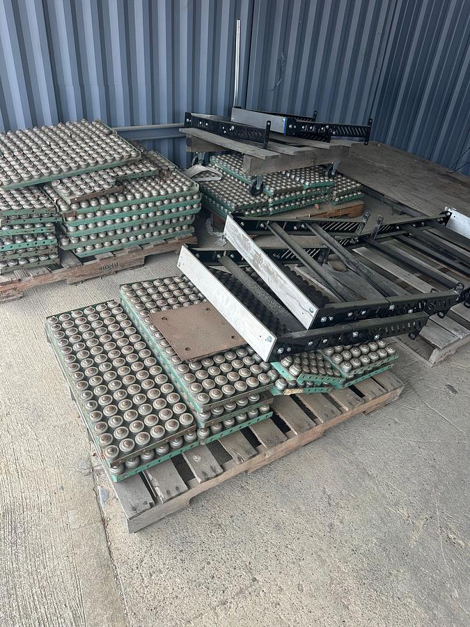 Used UNUSED (30)-SECTION 1-1/4" STEEL ROLLER ROACH CONVEYORS & (31)-SECTION ROUND BALL ROACH CONVEYOR PANELS