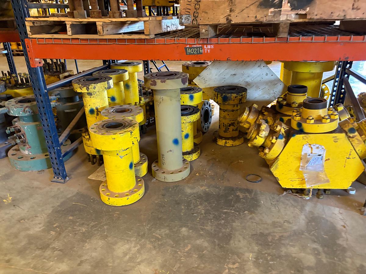 Used (17) assorted length 7-1-16” spools, & (2) 5” x 2” fluid crosses