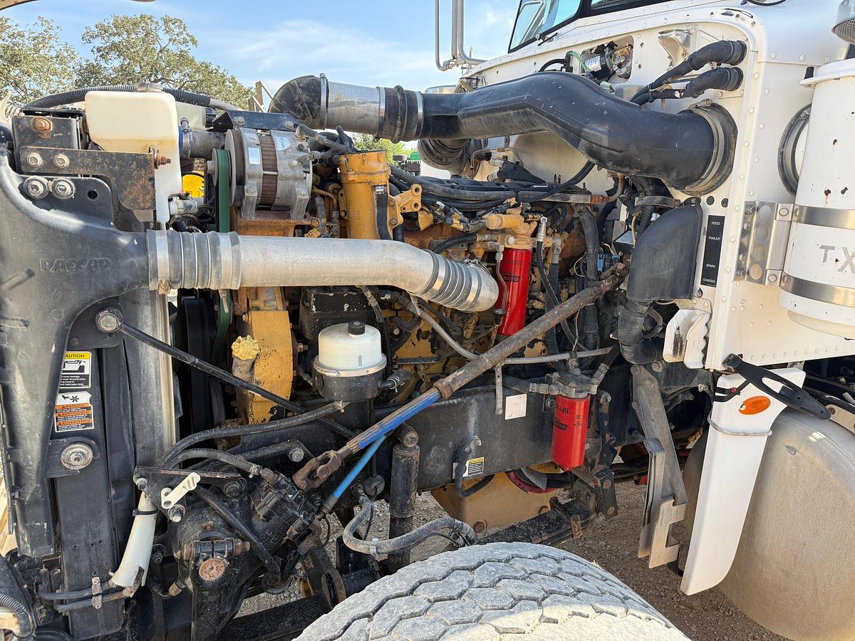 Used 2009 PETERBILT 367 T/A 65K LBS WINCH TRUCK