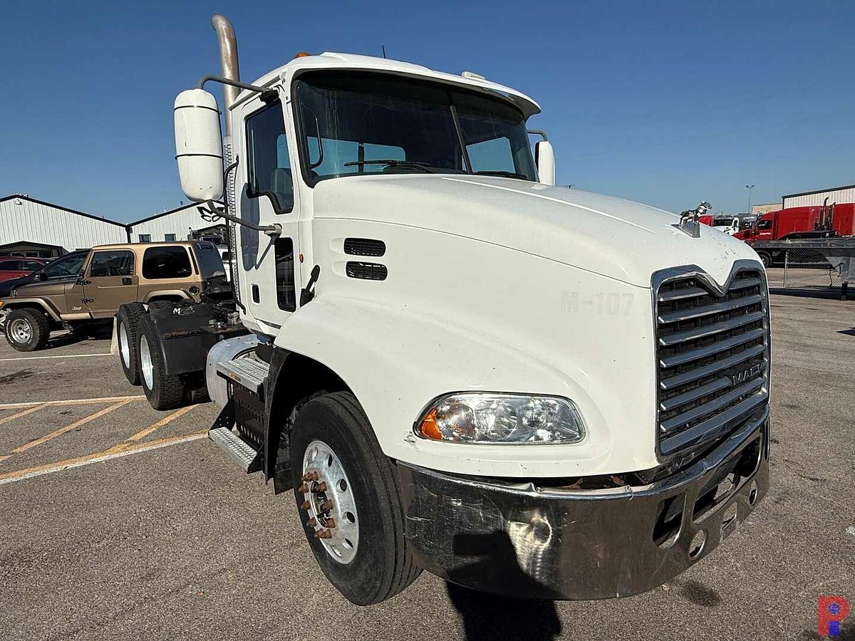 Used 2013 MACK CXU613 T/A DAY CAB TRUCK TRACTOR