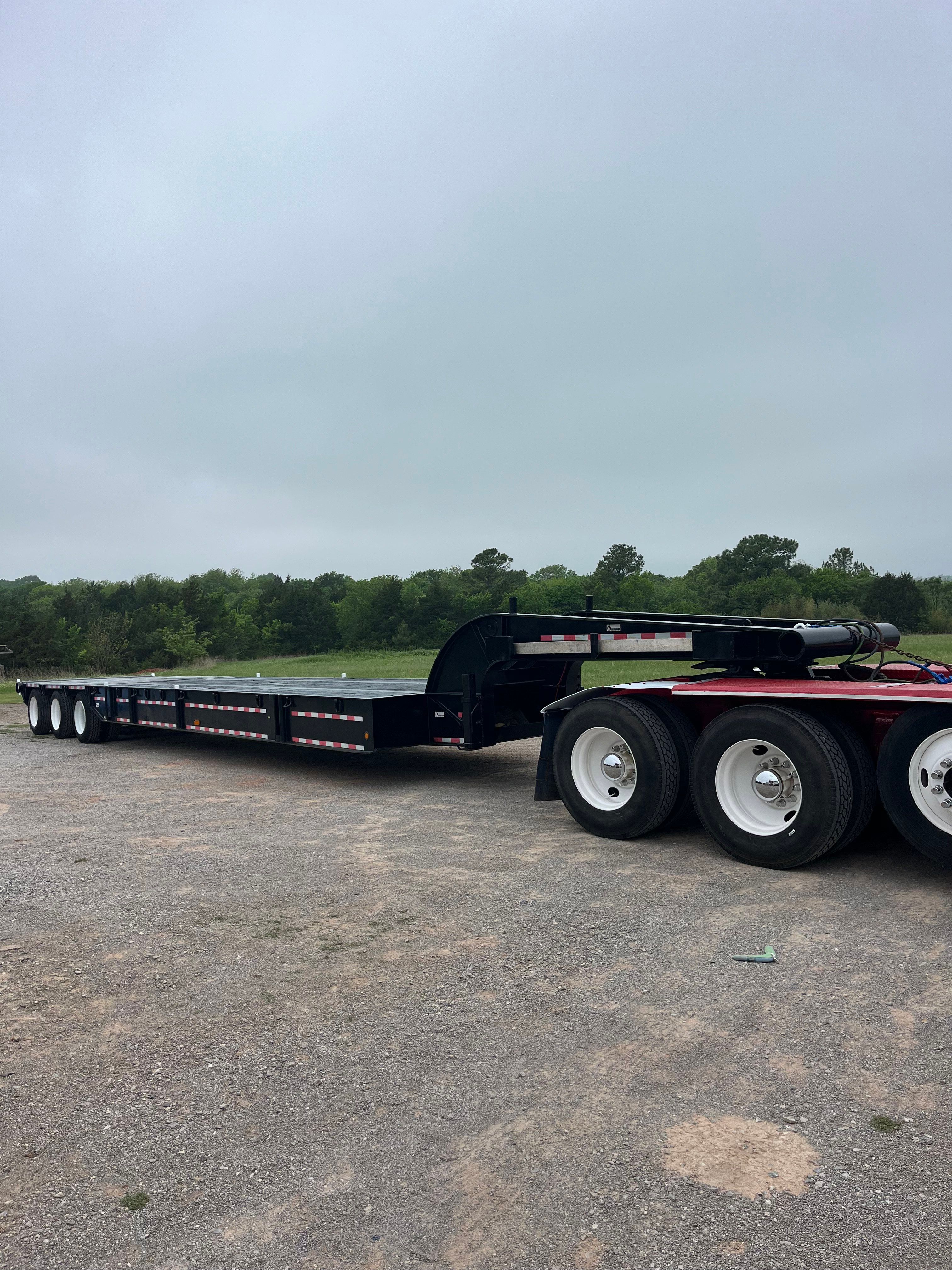 Used 2005 LOADCRAFT 3-AXLE 50-TON OILFIELD LOWBOY
